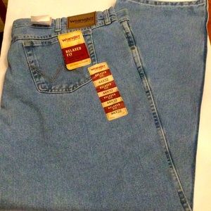 NWT Wranglers blue jeans mens relaxed fit 44x32 all cotton